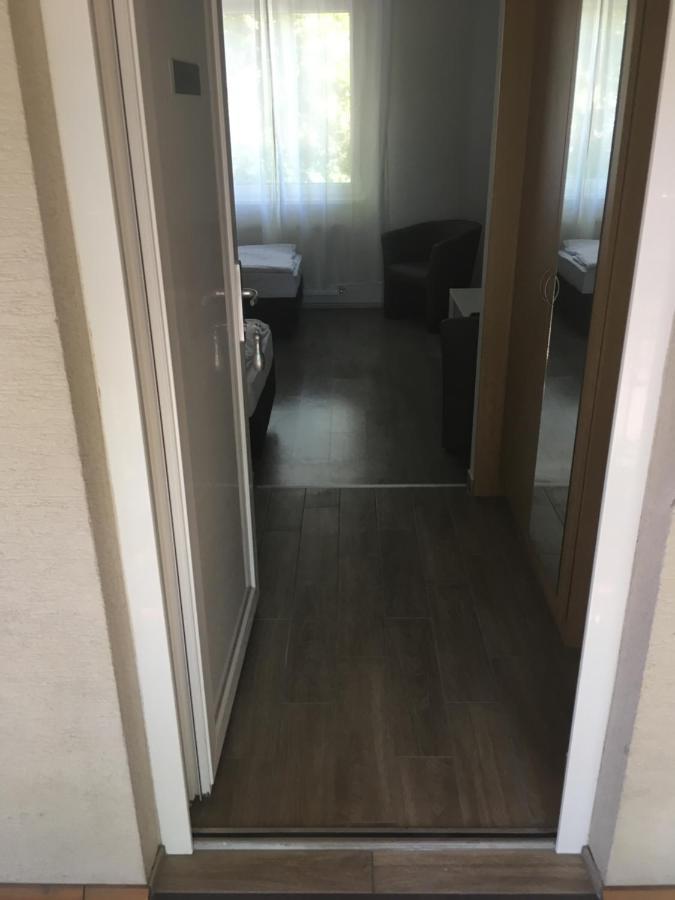 Teke Bowling Centrum Es Sport Panzio 세게드 외부 사진